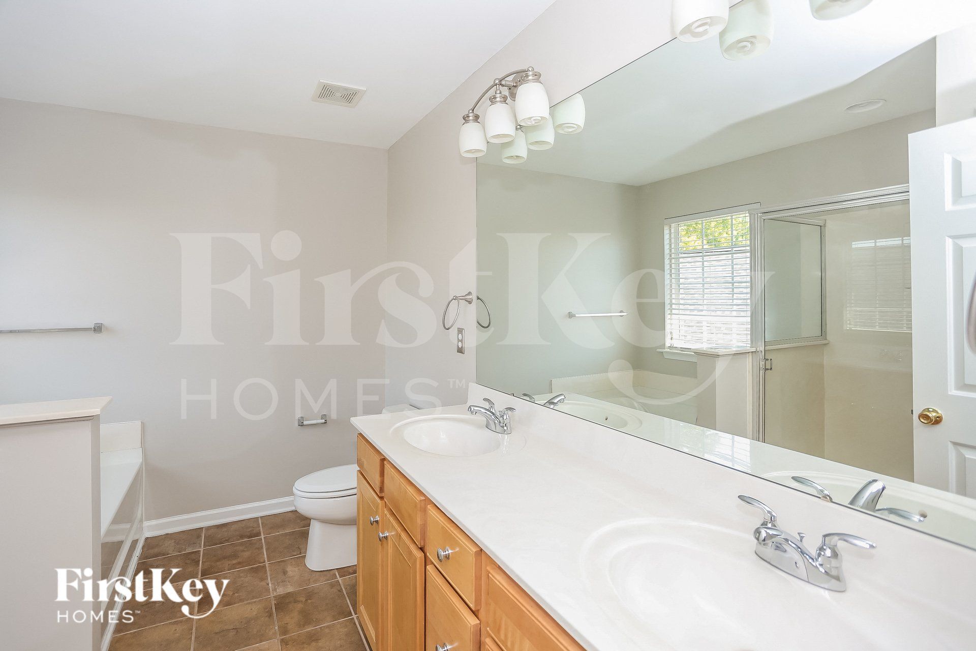 Building Photo - 2300 Silver Run Dr