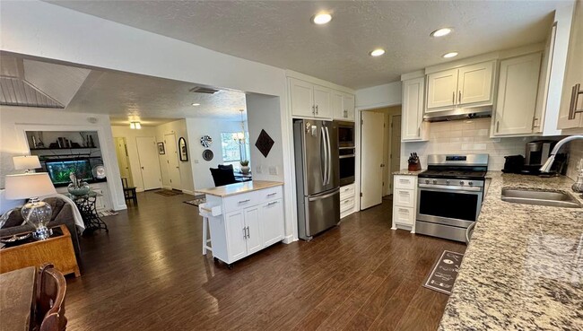Building Photo - 2301 Tredington Ct
