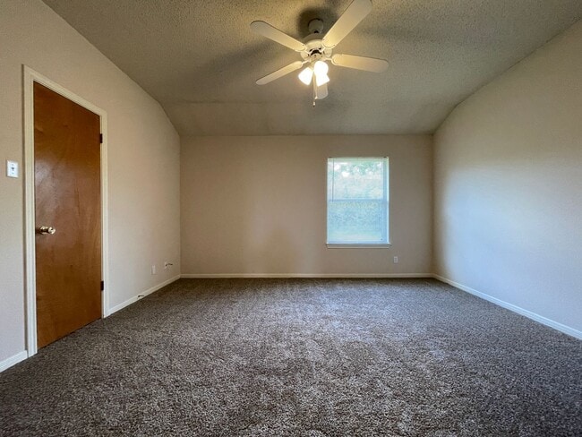 Building Photo - Duplex