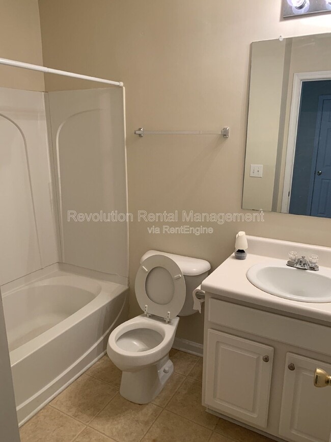 Building Photo - 6800 Blackstone Pl