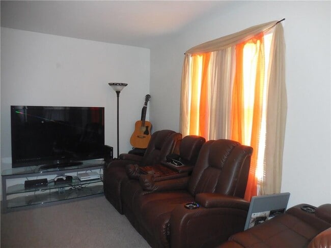 Building Photo - 17 Lake Ave