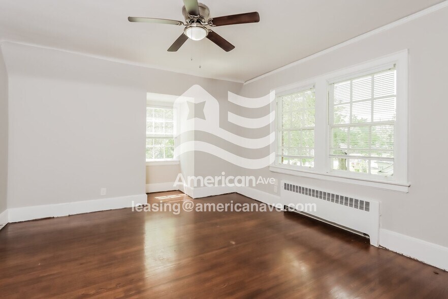 Building Photo - 3295 S Perry St