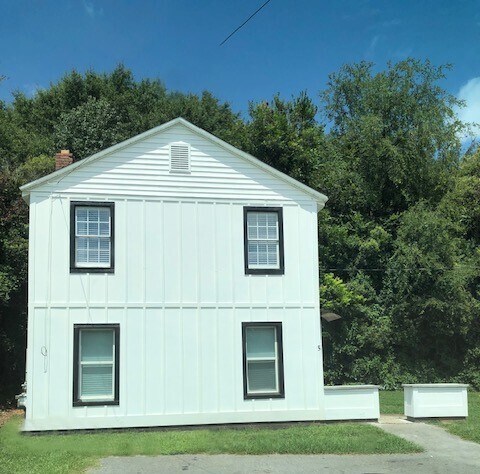 Building Photo - 605 N Adair Street Apt #5
