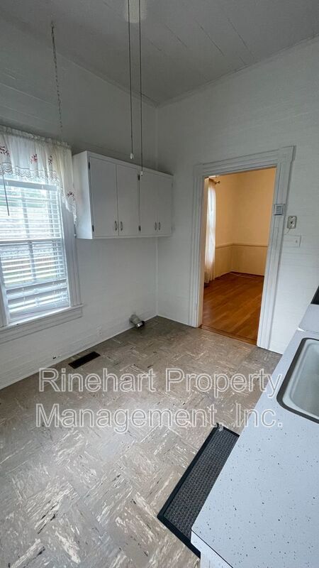 Building Photo - 140 Ebenezer Ave