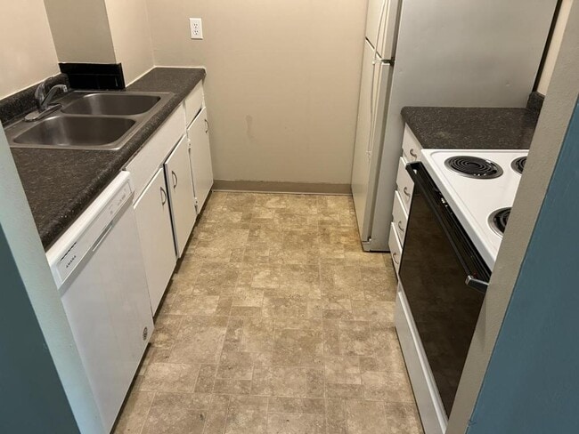 Building Photo - 6578 Lake Rd