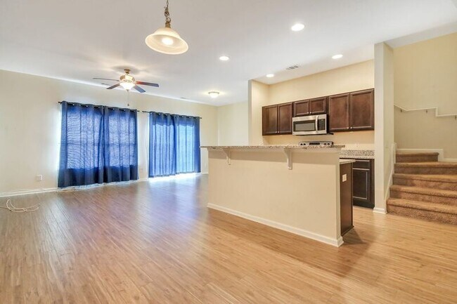 Building Photo - 285 Cantle Dr