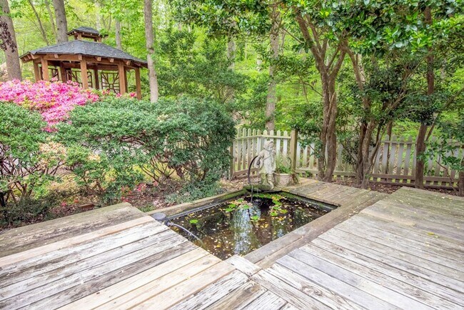 Building Photo - Luxury Kingsmill Property