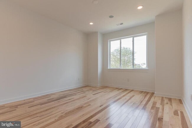 Building Photo - 1335 S Bouvier St