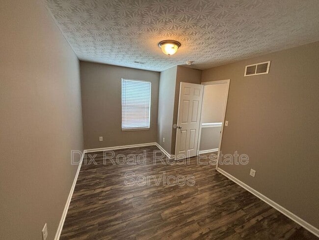 Building Photo - 1184 Lincoln Ave