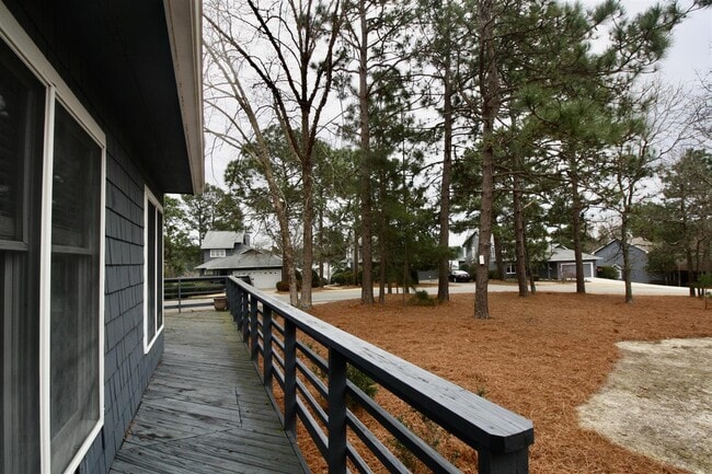 Building Photo - 32 Westlake Pointe Dr