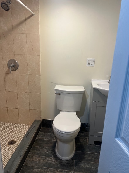 Building Photo - 63 Coit St