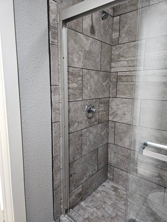 Building Photo - 1909 Brunson Ave