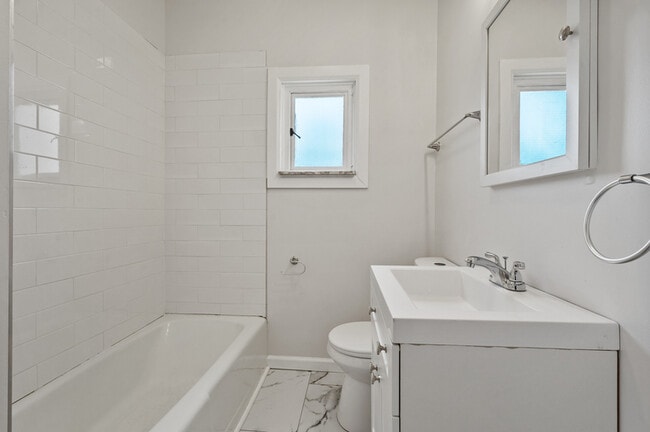 Building Photo - 306 Marie Ave