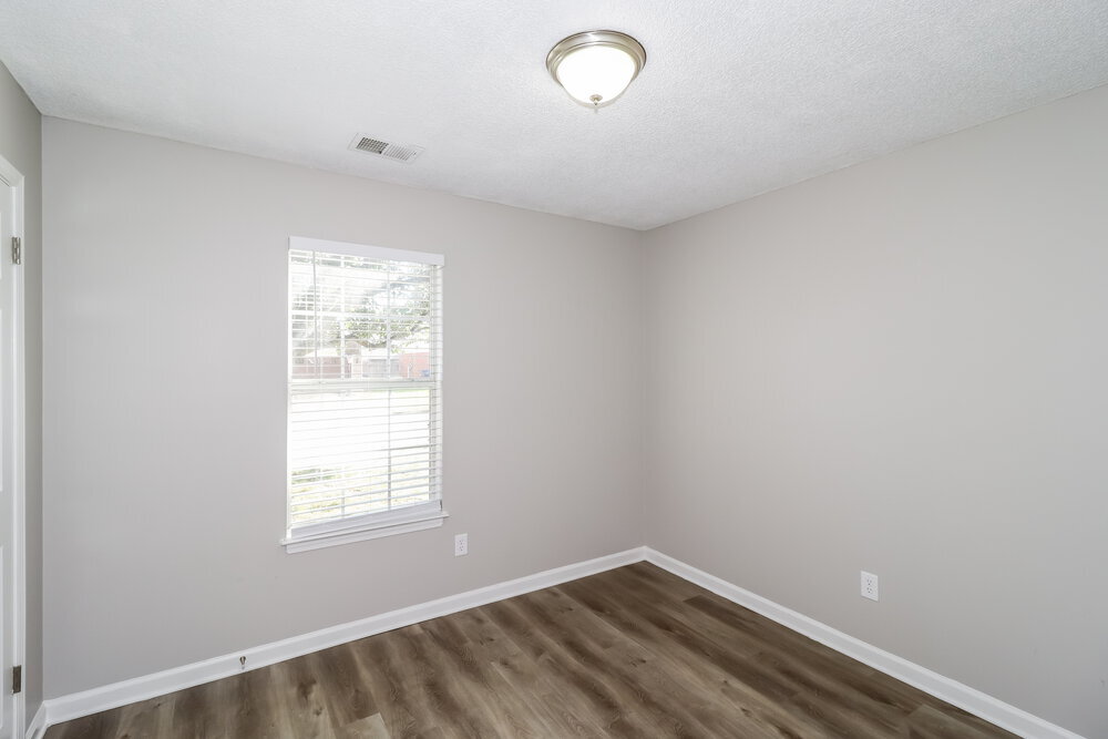 Building Photo - 9598 Daly Dr