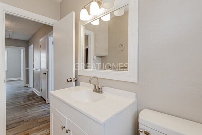 Building Photo - NOW OFFERING HALF OFF THE FIRST FULL MONTH...