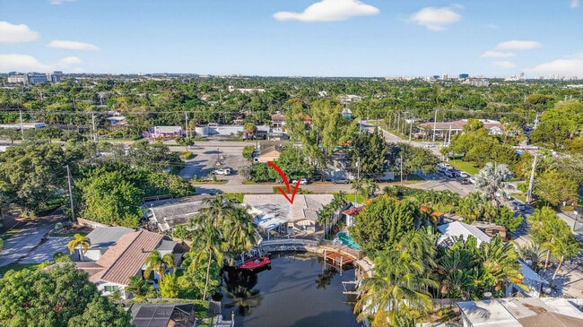 Building Photo - 1570 NE 30th Pl