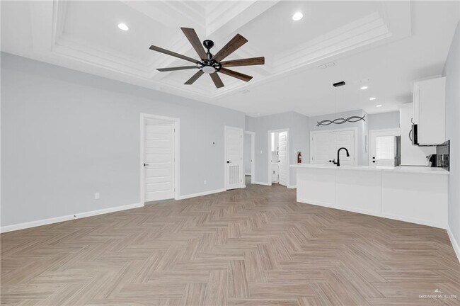 Building Photo - 3307 Aurora Ln