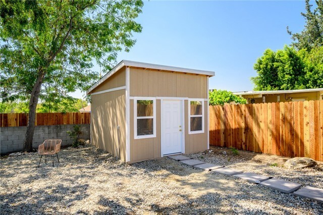 Building Photo - 10607 Whitegate Ave