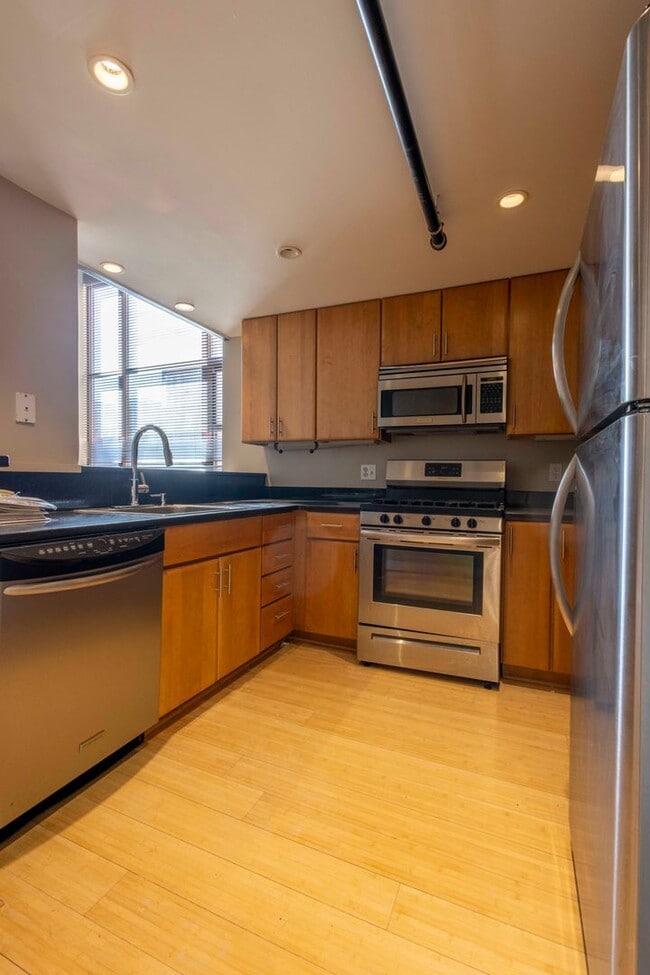 Building Photo - Cozy 1Bed/1Bath with Loft in Downtown Balt...