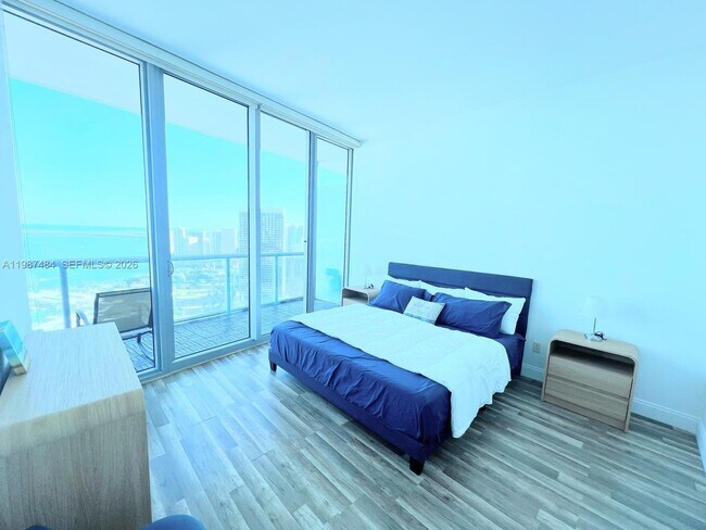 Building Photo - 888 Biscayne Blvd