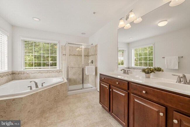 Building Photo - 406 Bricker Dr