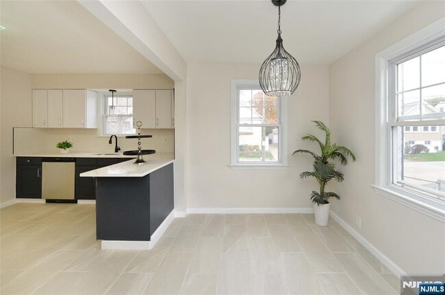 Building Photo - 16 Liberty St