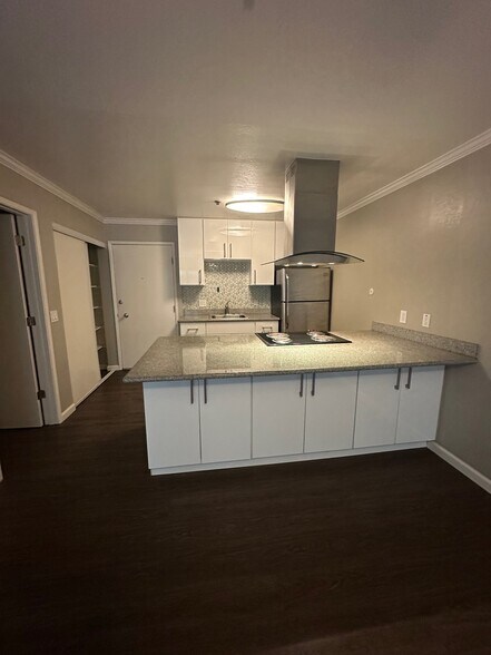 Building Photo - Alice Court