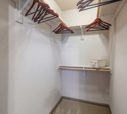 Building Photo - $99 App Fee + 1 Month Free | Spacious & Mo...