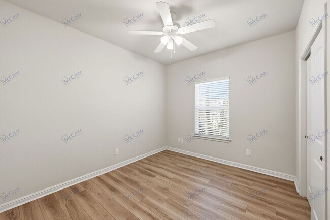 Building Photo - 5504 Wellesley Ave