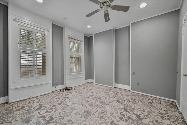 Building Photo - 606 Granberry St