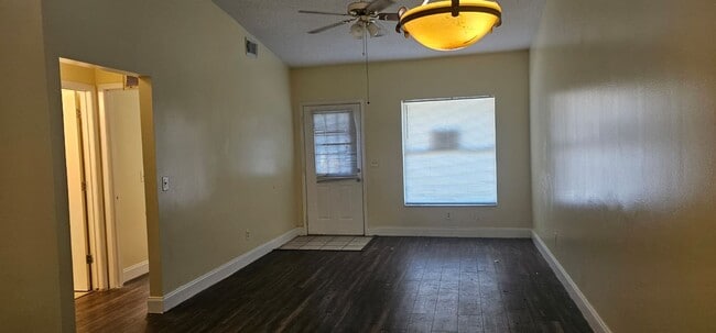 Building Photo - Beautiful Villa in Kissimmee