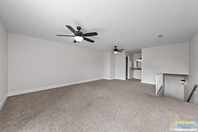 Building Photo - 805 Continental Dr