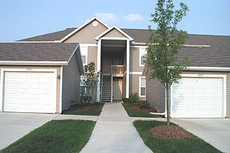 Building Photo - 1483 Fox Pointe Cir