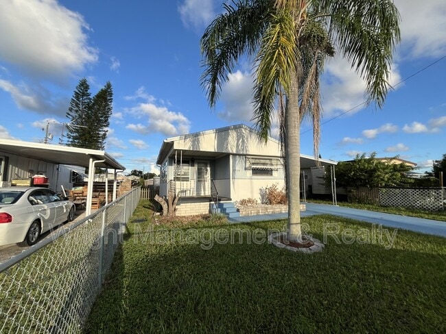 Building Photo - 2050 Lullaby Dr