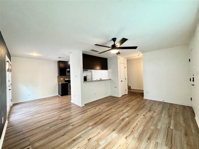 Building Photo - 6700 Cooper Ln
