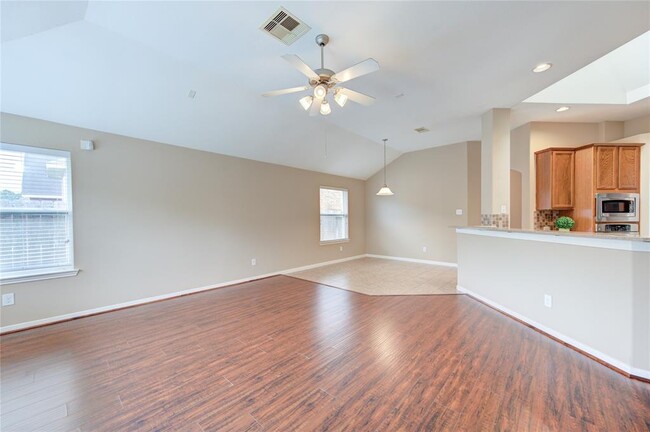 Building Photo - 5806 Cedar Field Way
