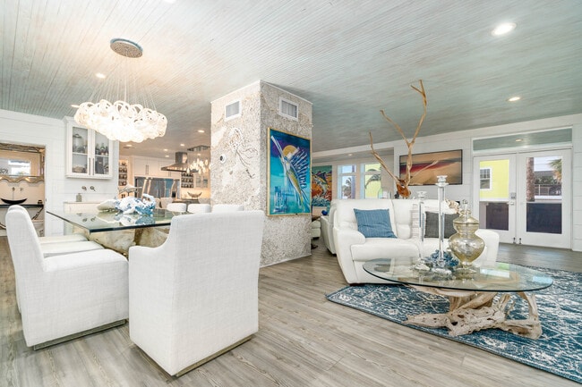 Building Photo - 113-112 12th Ave