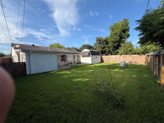 Building Photo - 7603 Grape St