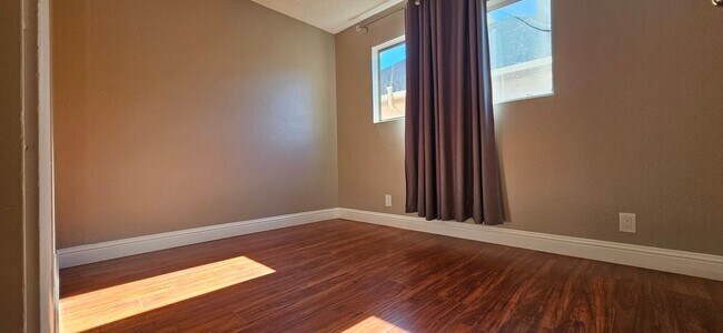 Building Photo - 2010 18th St