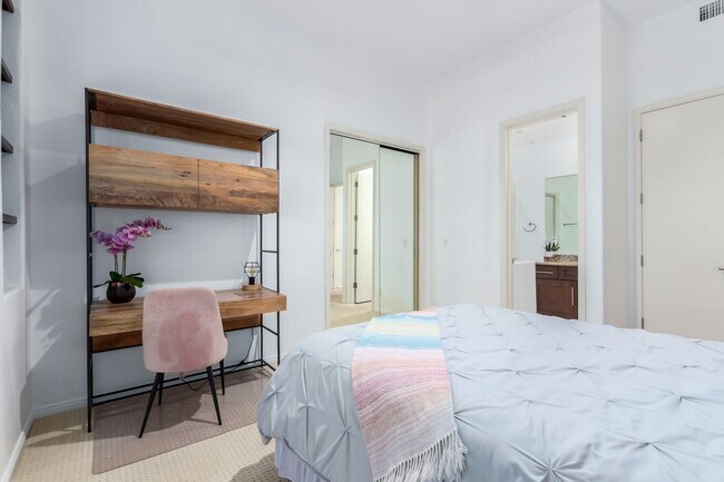 Building Photo - Available June 1st 2026 - Exclusive Gated Scottsdale Mountain Ranch Home