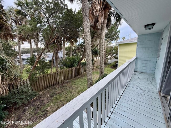 Building Photo - 222 7th St