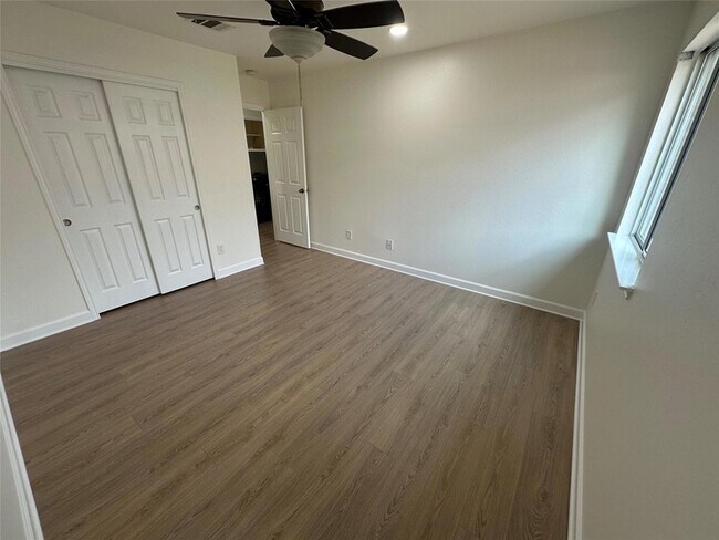 Building Photo - 3309 Blue Ridge Dr