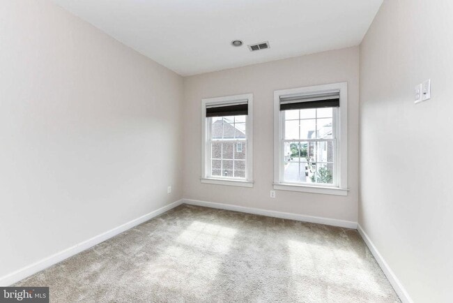 Building Photo - 3160 Yeager Dr