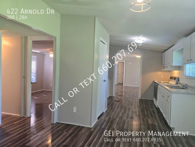 Building Photo - 422 Arnold Dr