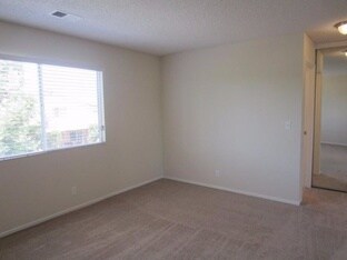 Building Photo - 223 Gypsum Dr