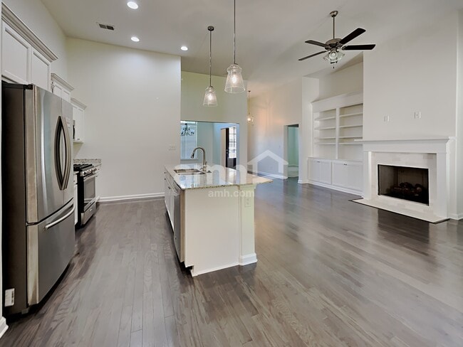 Building Photo - 5462 Stonecrest Dr