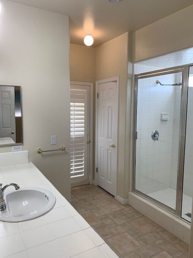 Building Photo - 9805 Paper Moon Way