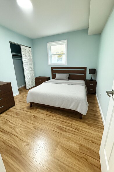 Building Photo - 1 Warren Lodge Ct