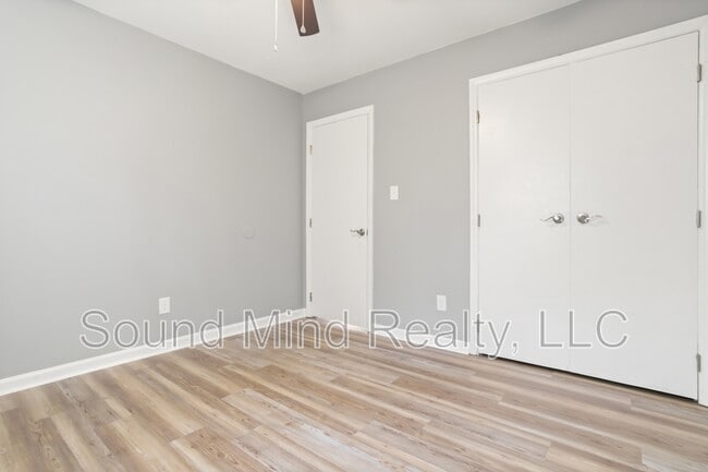 Building Photo - 111 Fox Den Ct