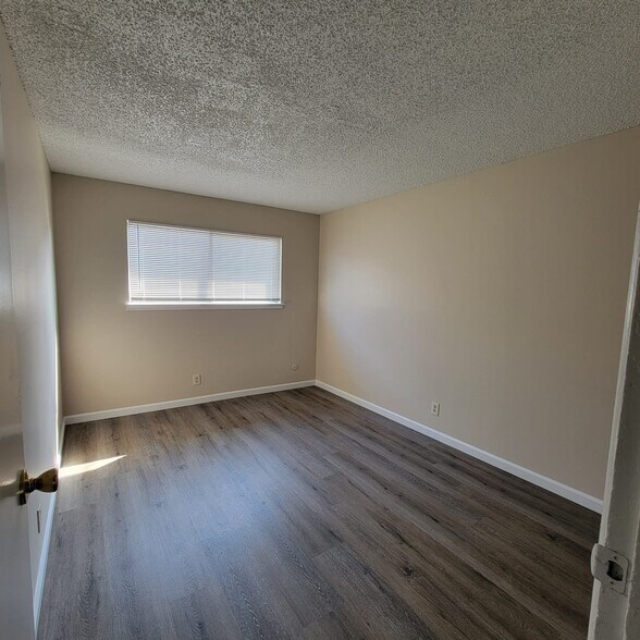 Building Photo - 1311 E San Bruno Ave